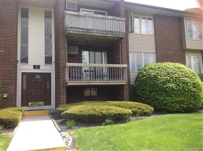 Building Photo - 90 Country Club Ln