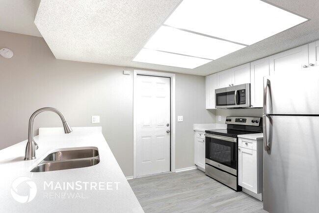 Foto del edificio - 5101 Glenhurst Ln