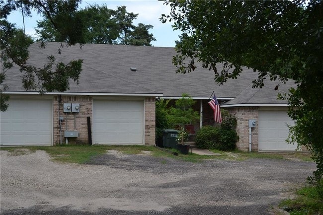 Building Photo - 17323 Cedar Rock Ct