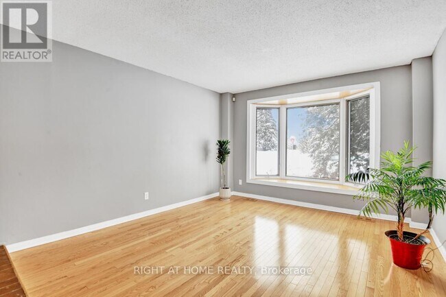 Building Photo - 52 Ventnor Way