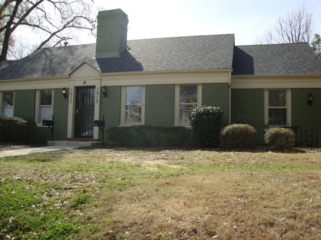 Foto principal - * Peabody 2br 1 bath duplex*