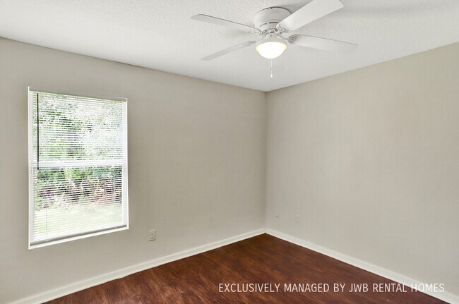 Building Photo - 12263 Harts Rd