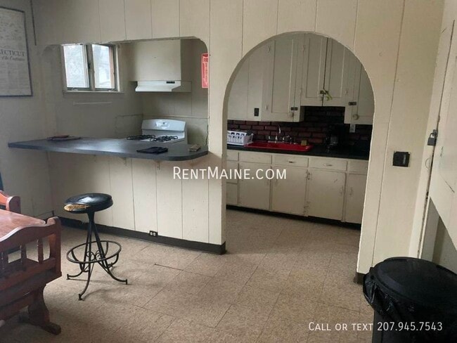 Building Photo - 133 Essex St