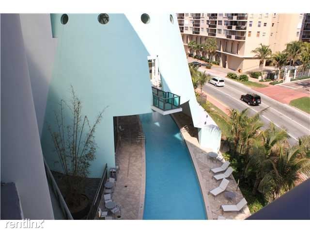 Building Photo - 2 br, 2 bath Condo - 6000 Collins Ave Impr...