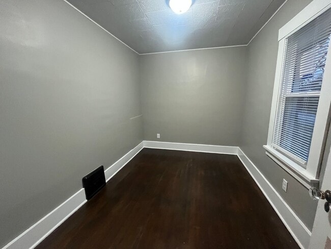 Foto del edificio - 2506 Clara Ave