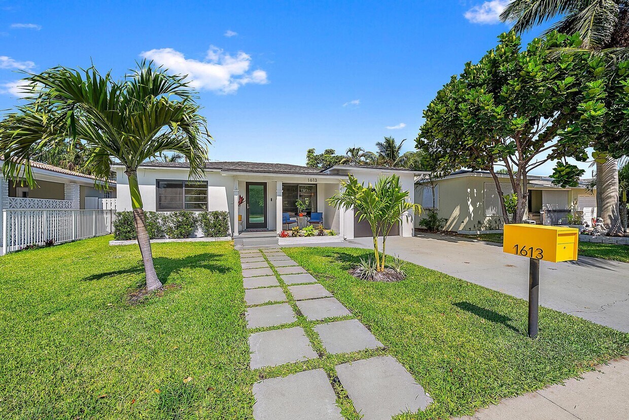 Foto principal - 1613 N J Terrace