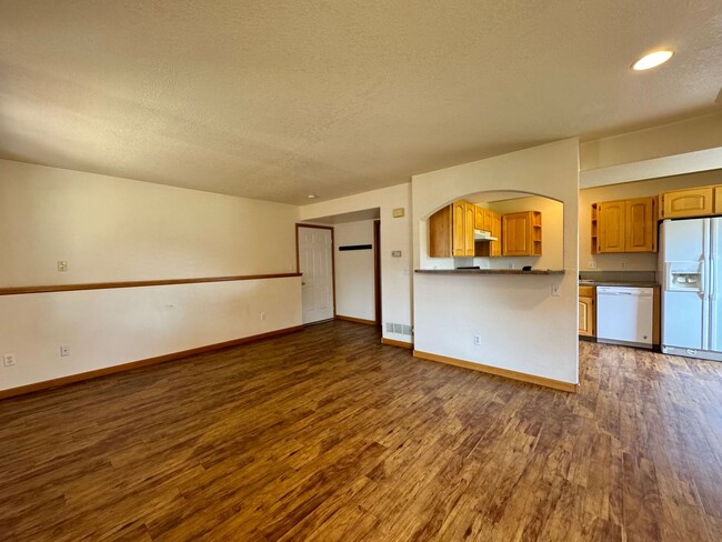 Foto del edificio - Townhome with 2 Car Garage West Ft. Collins