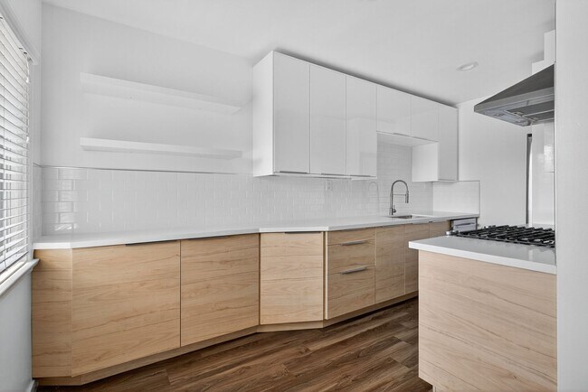 Foto del edificio - 4308 E 4th St