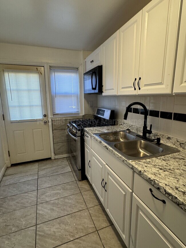 Foto del edificio - 4430 Shamrock Ave