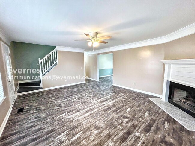 Foto del edificio - 2427 Riverstone Dr