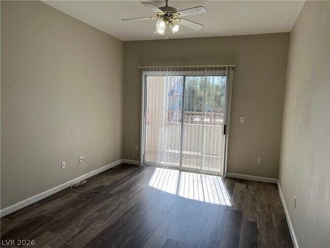 Foto del edificio - 5650 E Sahara Ave