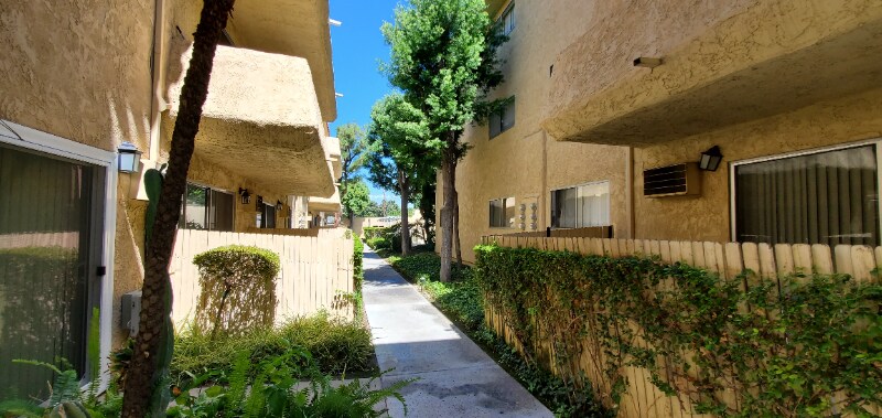 Primary Photo - 10640 Colima Rd