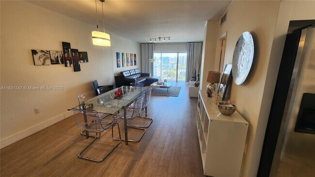Foto del edificio - 500 Bayview Dr