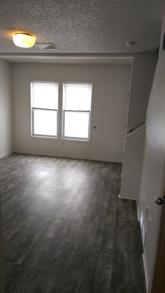 2758 W Jackson St Unit 2, Laramie, WY 82070 Apartment