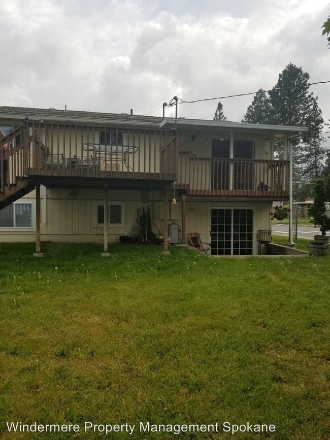 Foto del edificio - 13105-13107 E 16th Ave
