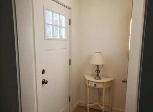 Building Photo - rent to own recently renovated
