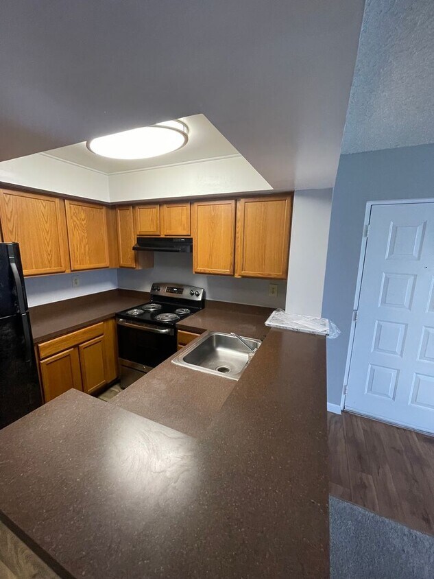 Primary Photo - ONE BEDROOM ONE BATHROOM!! Waterfront Comm...