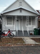 Building Photo - 2320 W Walnut St
