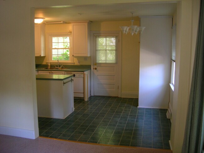 Building Photo - 1217 Meriwether St