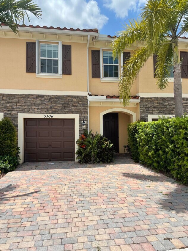 5108 Ashley River Rd, West Palm Beach, FL 33417 Townhome Rentals in
