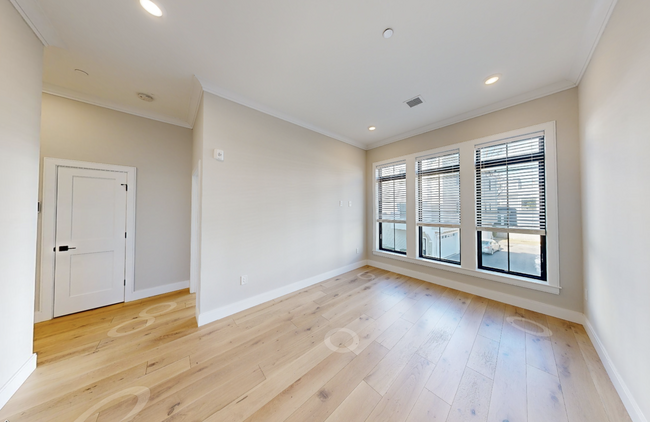 Foto del edificio - 165 Everett St