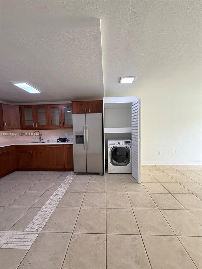 Building Photo - 5020 NW 79th Ave