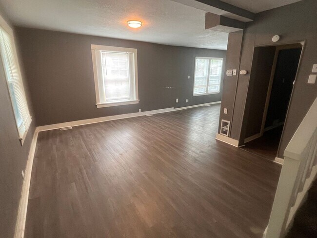 Building Photo - 2-Bedroom, 2-Bathroom In Kansas City