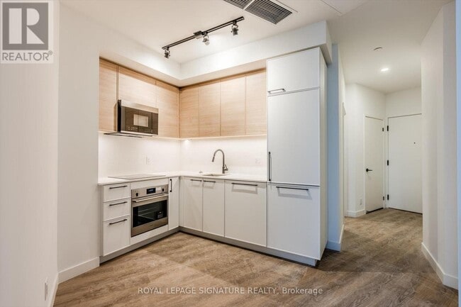 Building Photo - 1050 Eastern Ave