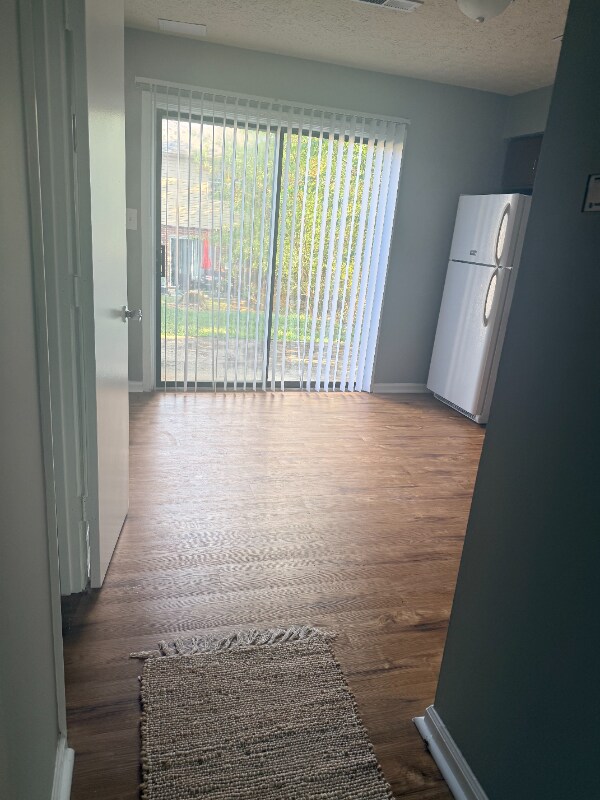 Foto del edificio - 54 Ferguson Dr