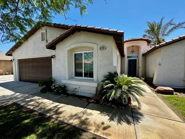 Building Photo - AVAILABLE NOW! GORGEOUS 4 Bed 3 Bath POOL ...