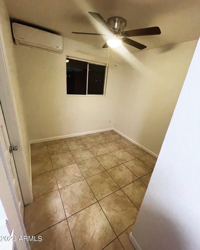 Building Photo - 1350 E Sahuaro Dr