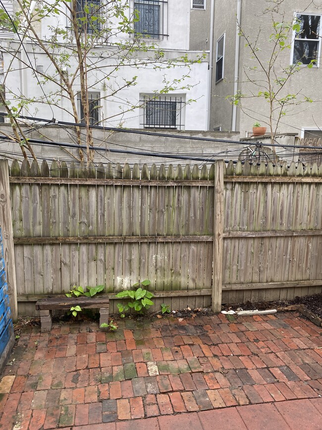Building Photo - 2341 Gerritt St