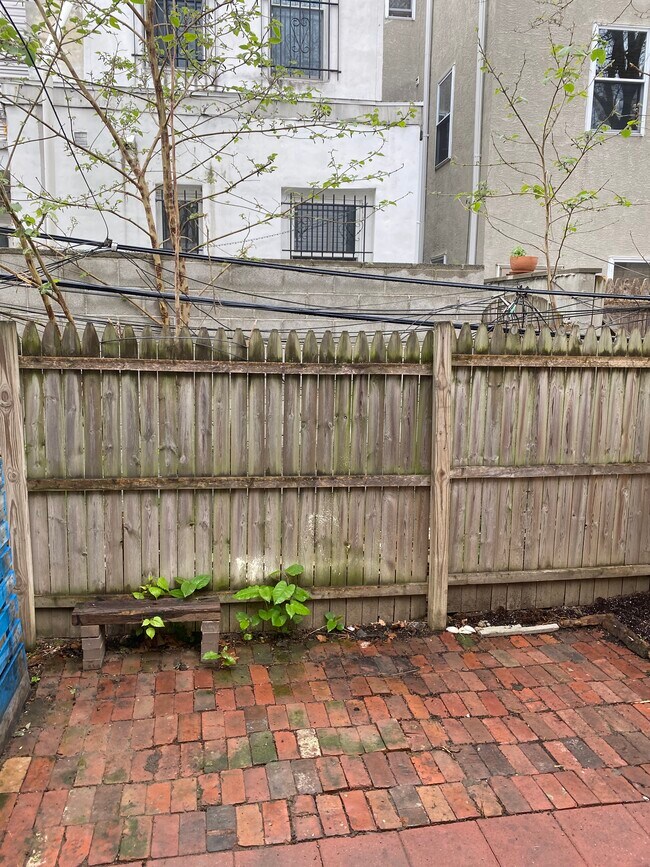 Foto del edificio - 2341 Gerritt St