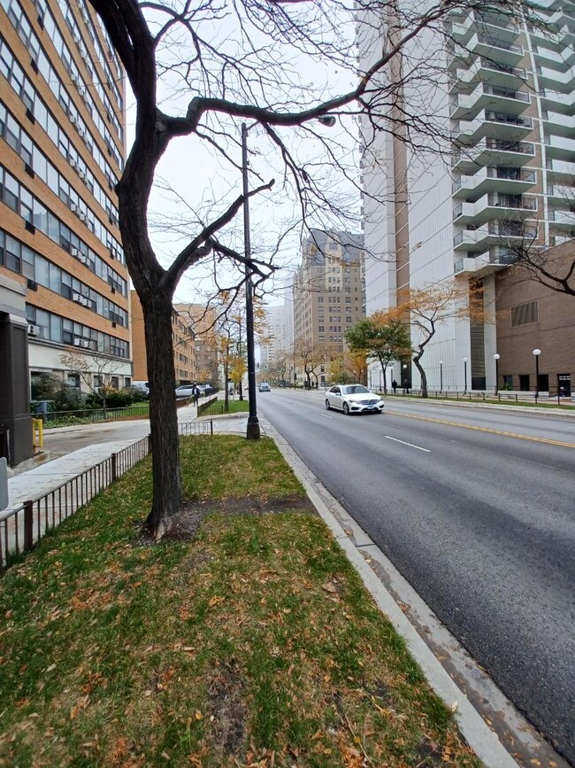 Foto del edificio - 6030 N Sheridan Rd