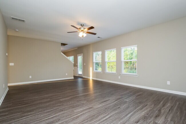 Foto del edificio - 102 Archer Ct