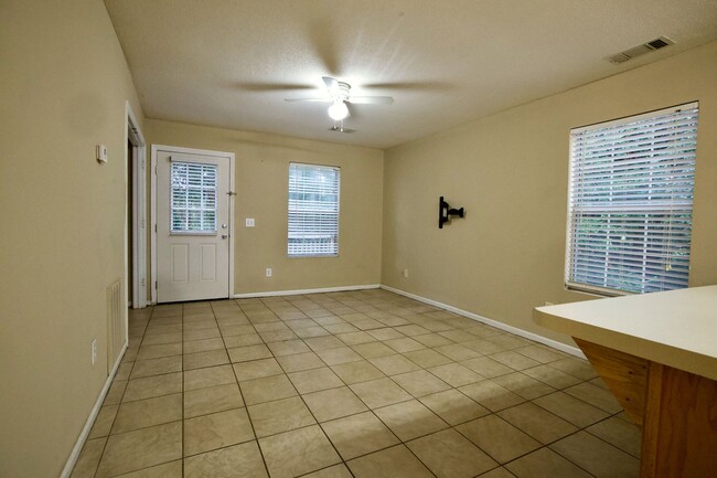 Building Photo - 389 Martin Ave