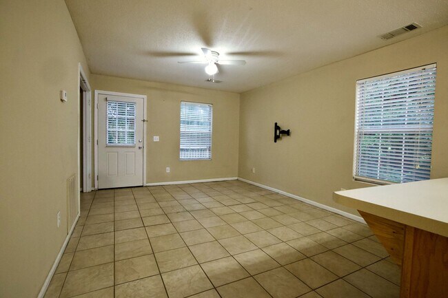 Foto del edificio - 389 Martin Ave