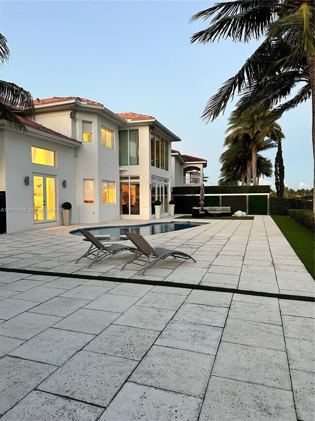 Foto del edificio - 6801 NW 113th Ct