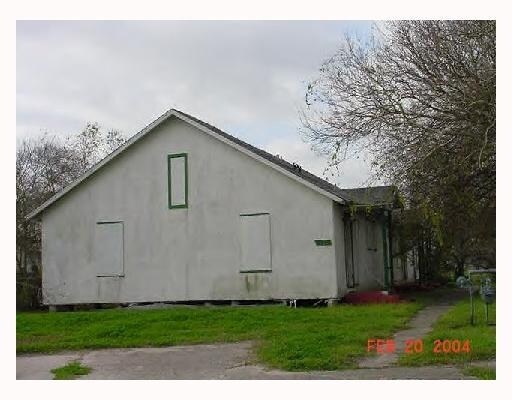 Exterior frontal - 2510 W Broadway St