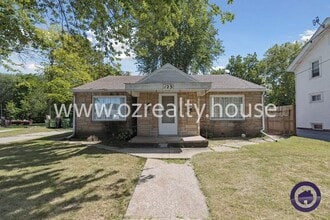 Building Photo - 123 S Masters Ct