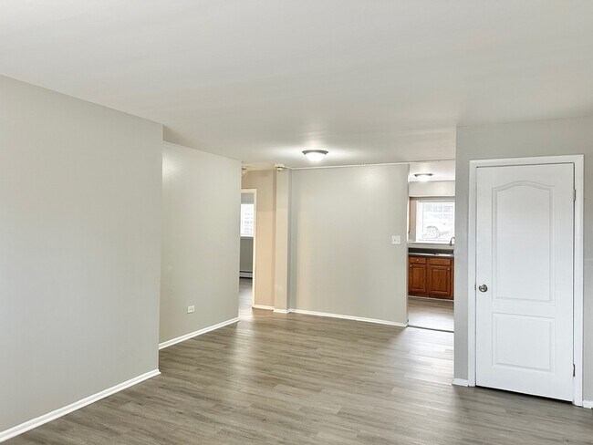 Foto del edificio - 3400 Maple Ave