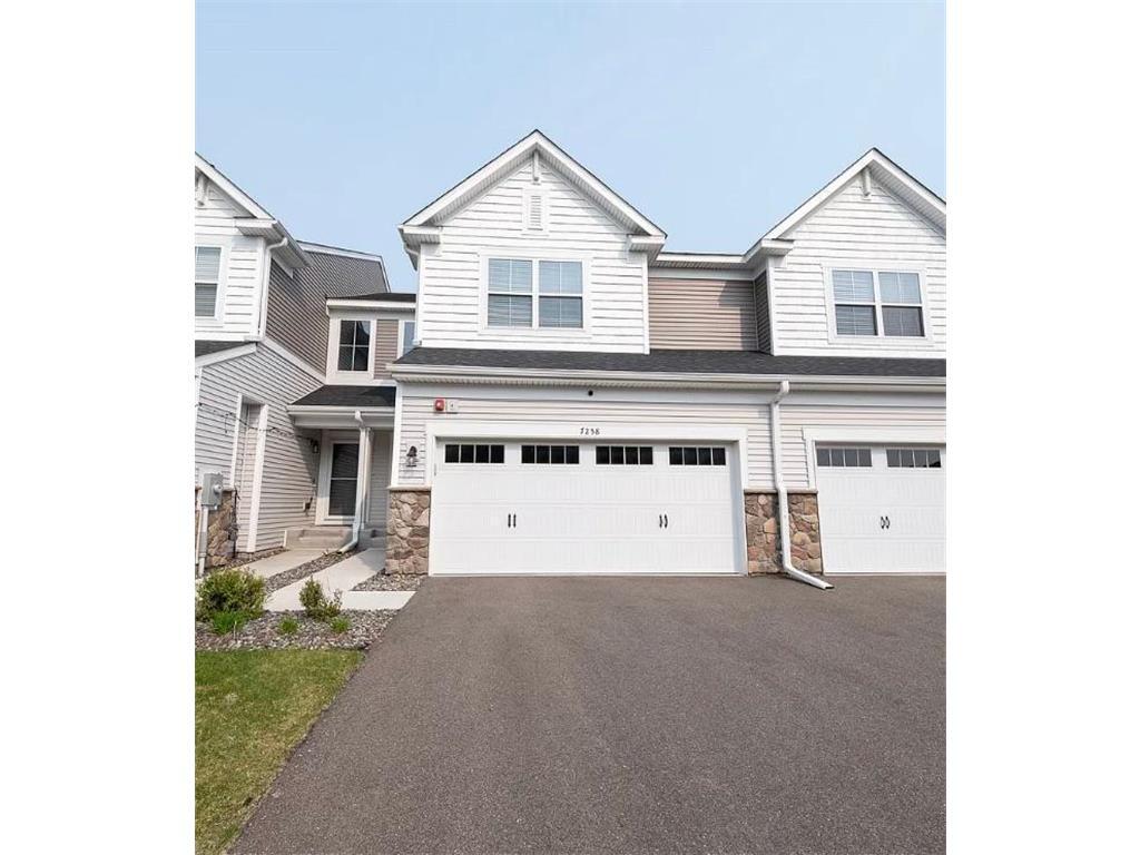 Primary Photo - 7258 Yellowstone Ct N