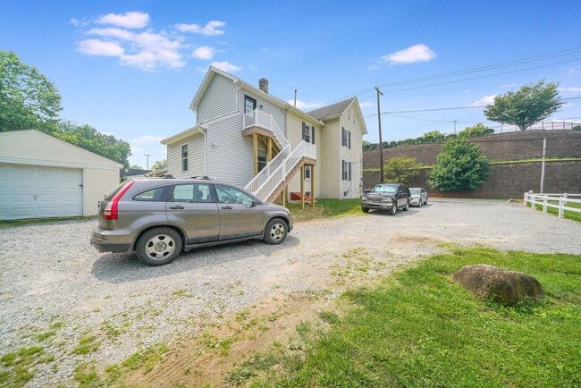 Foto del edificio - 661 Downingtown Pike
