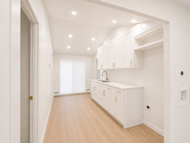 Foto del edificio - 8 Woodland Cir N
