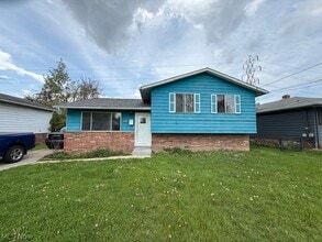 Building Photo - 6446 Wolf Rd