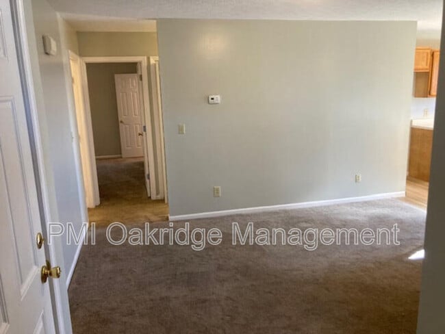 Building Photo - 462 Oxford Dr