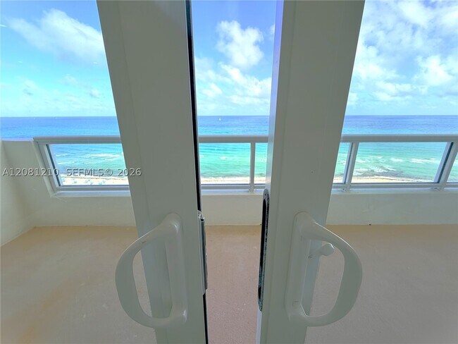 Building Photo - 5601 Collins Ave