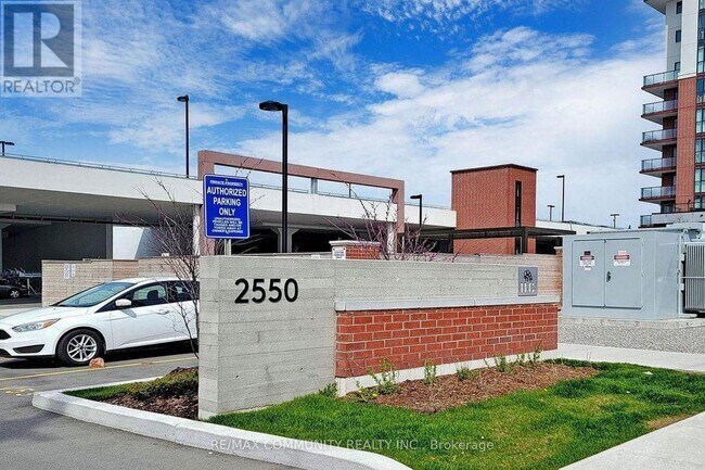 Photo du bâtiment - 2550 Simcoe St N