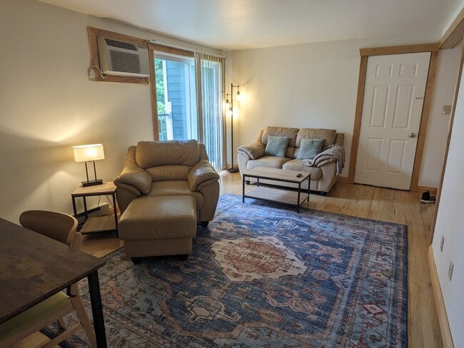 Building Photo - Village Green Apartments