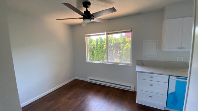 Foto del edificio - 12830 SW Grant Ave